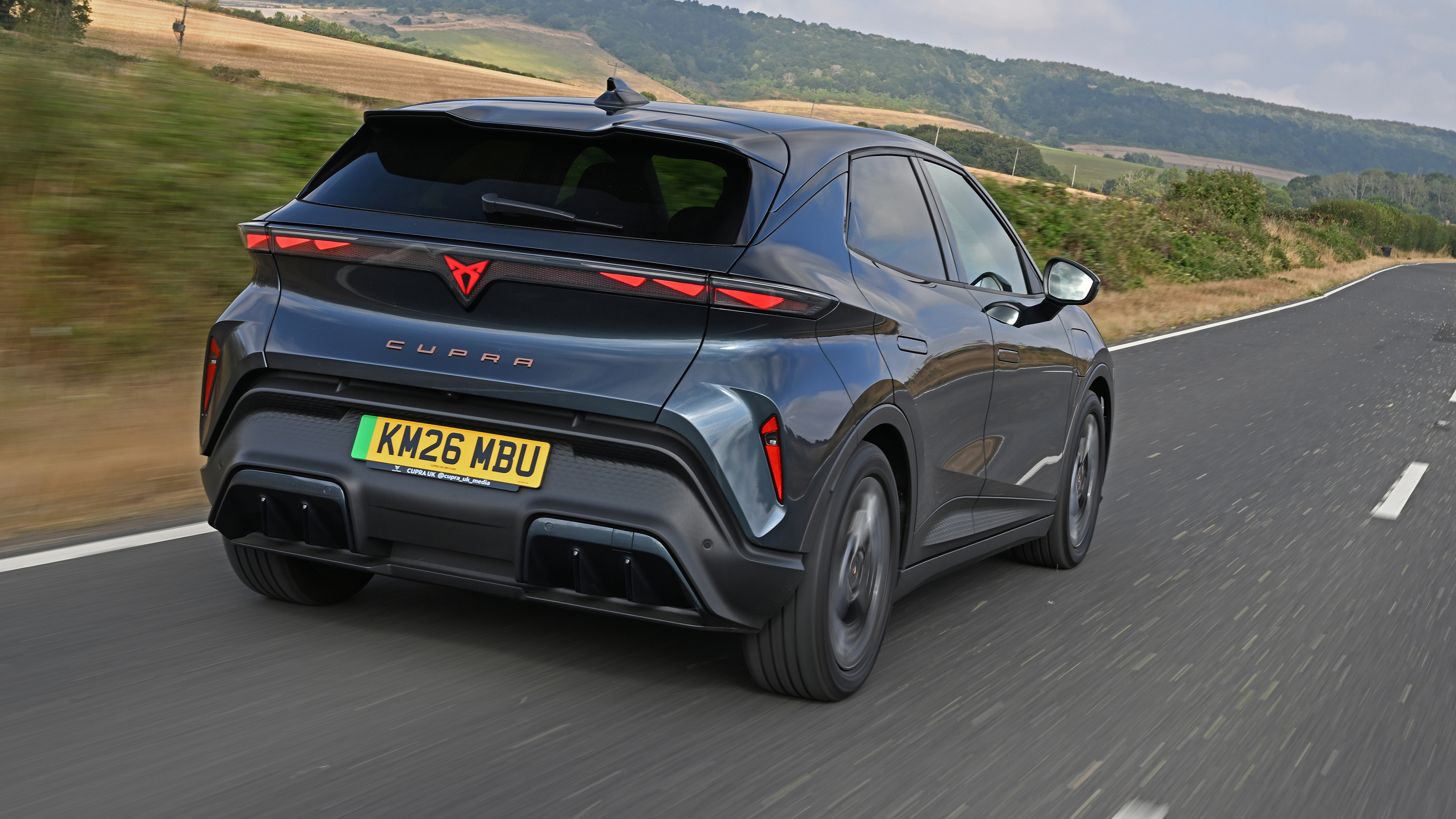 Cupra Raval - rear tracking