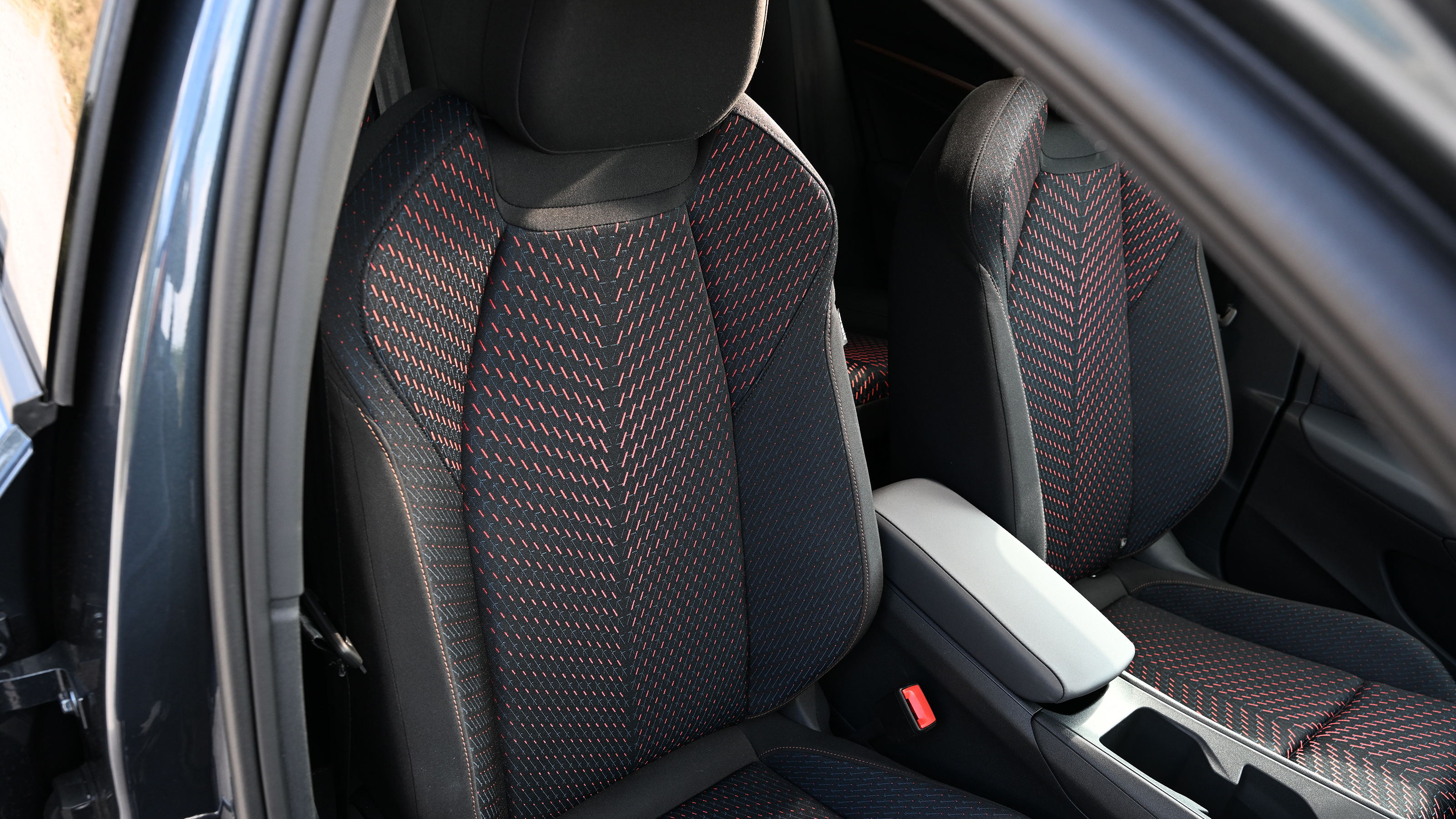 Cupra Raval - front seats