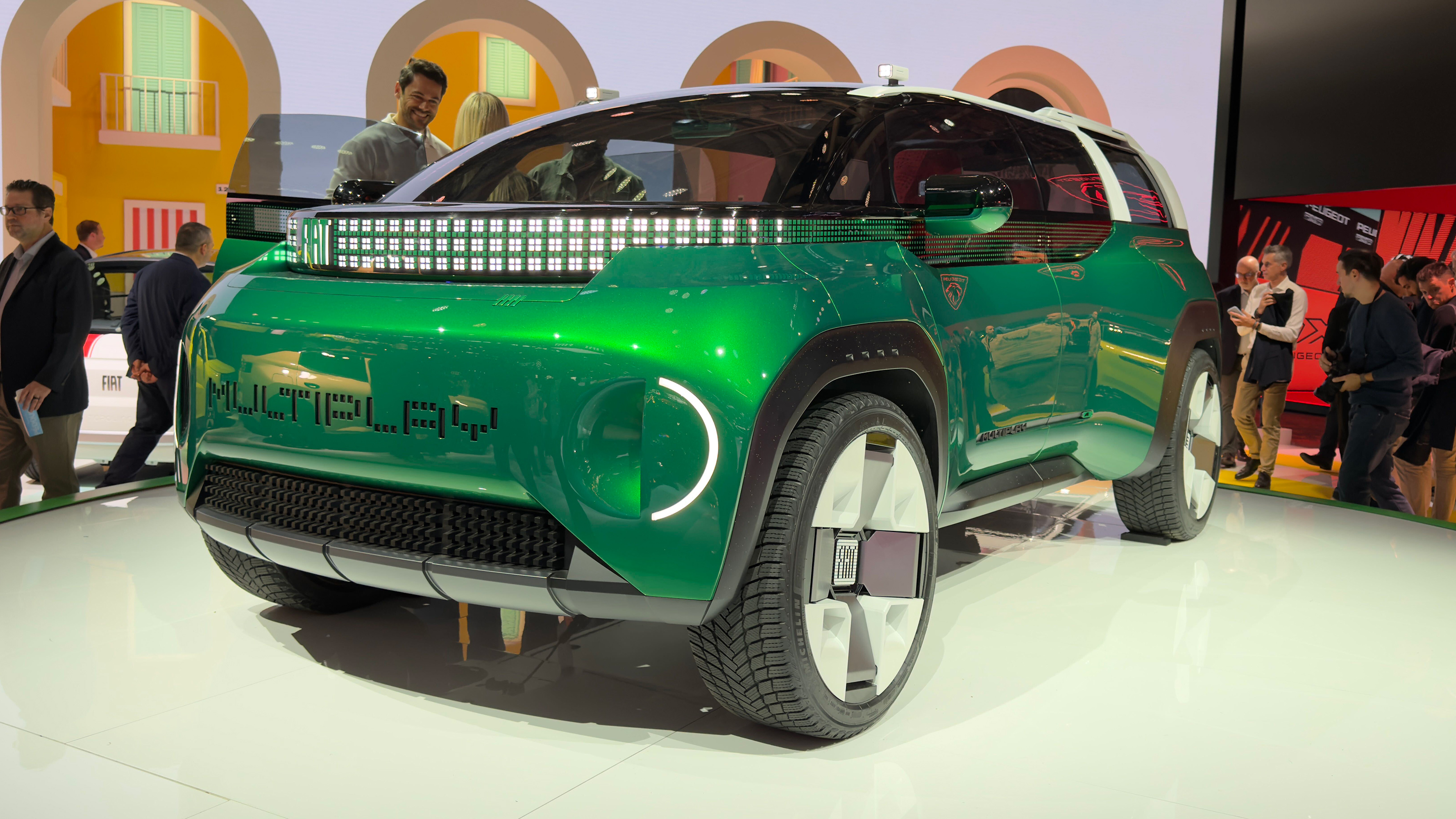 Fiat Multiplay concept on display at Paris Motor Show