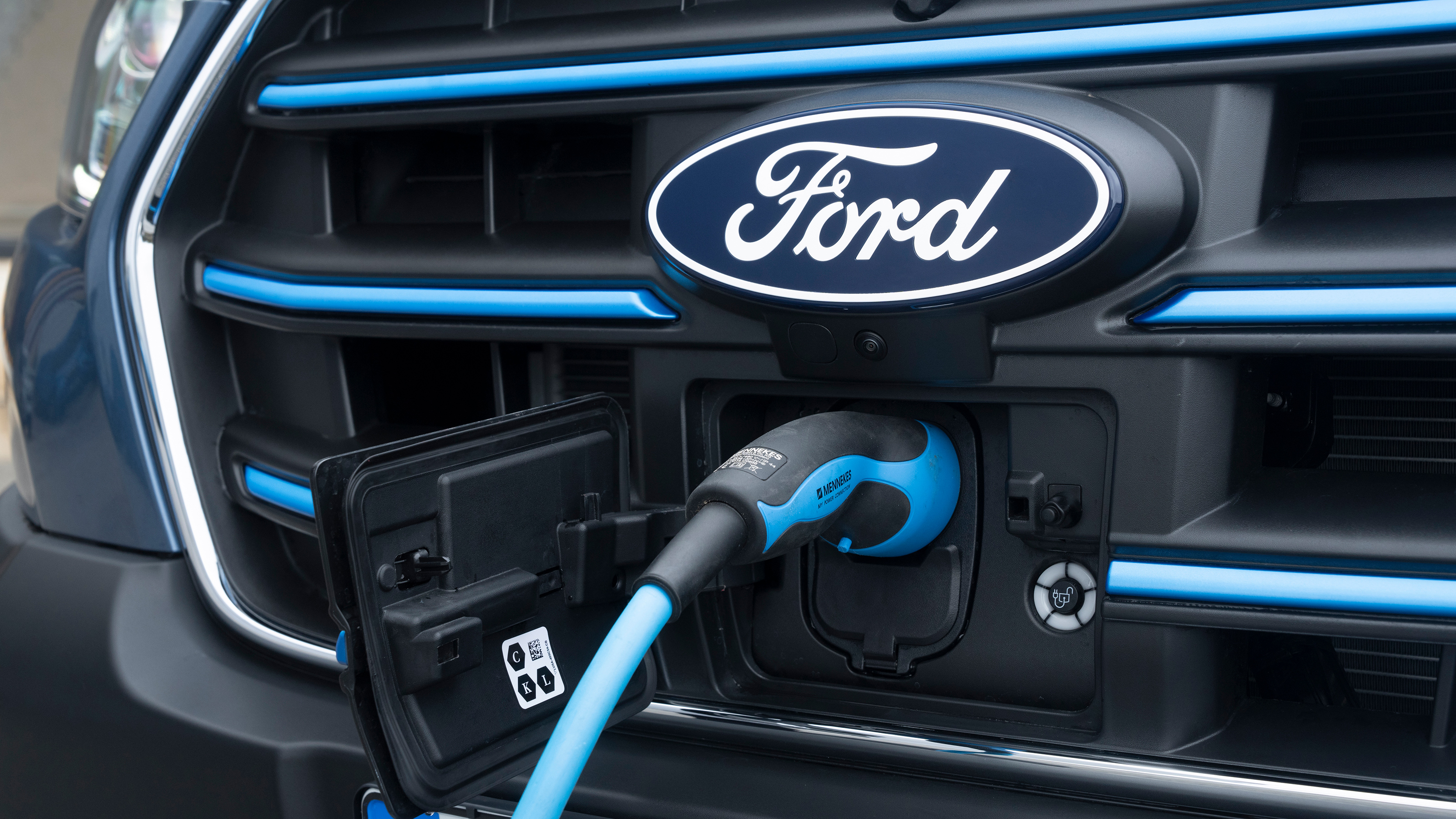 Ford E-Transit - charging port