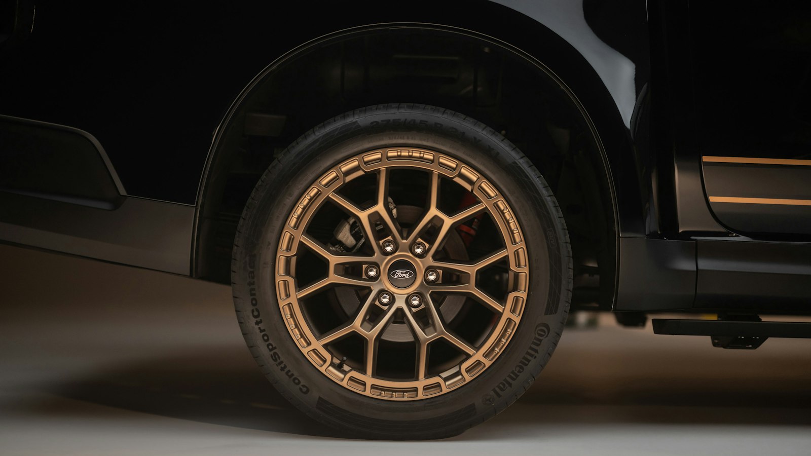 Золотой 21-дюймовый диск Ford Ranger MS-RT Champion Edition