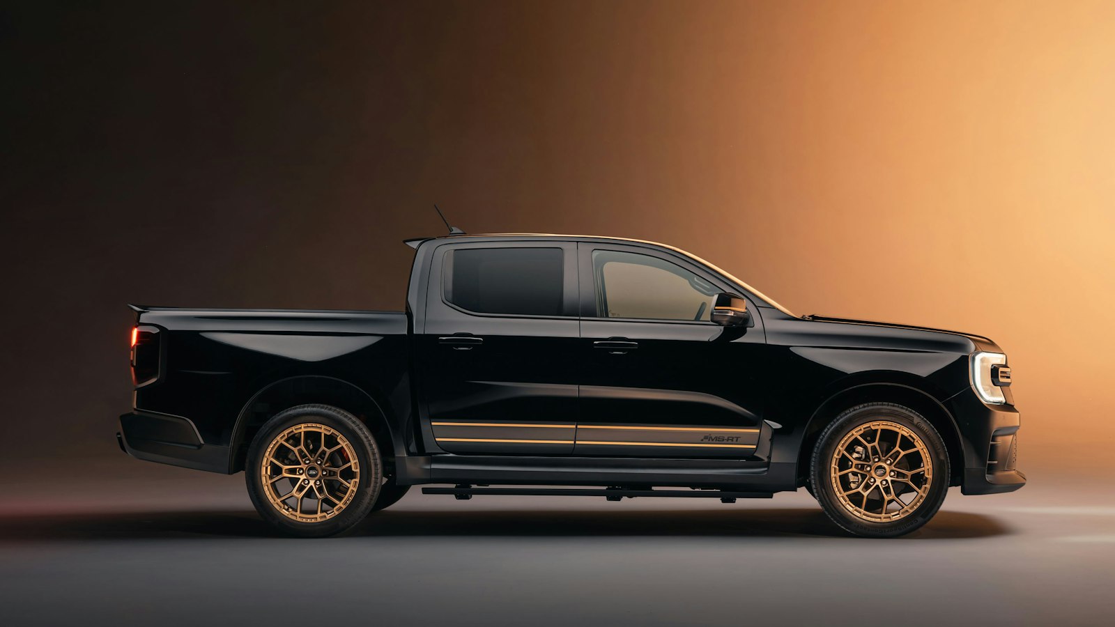 Ford Ranger MS-RT Champion Edition, вид сбоку