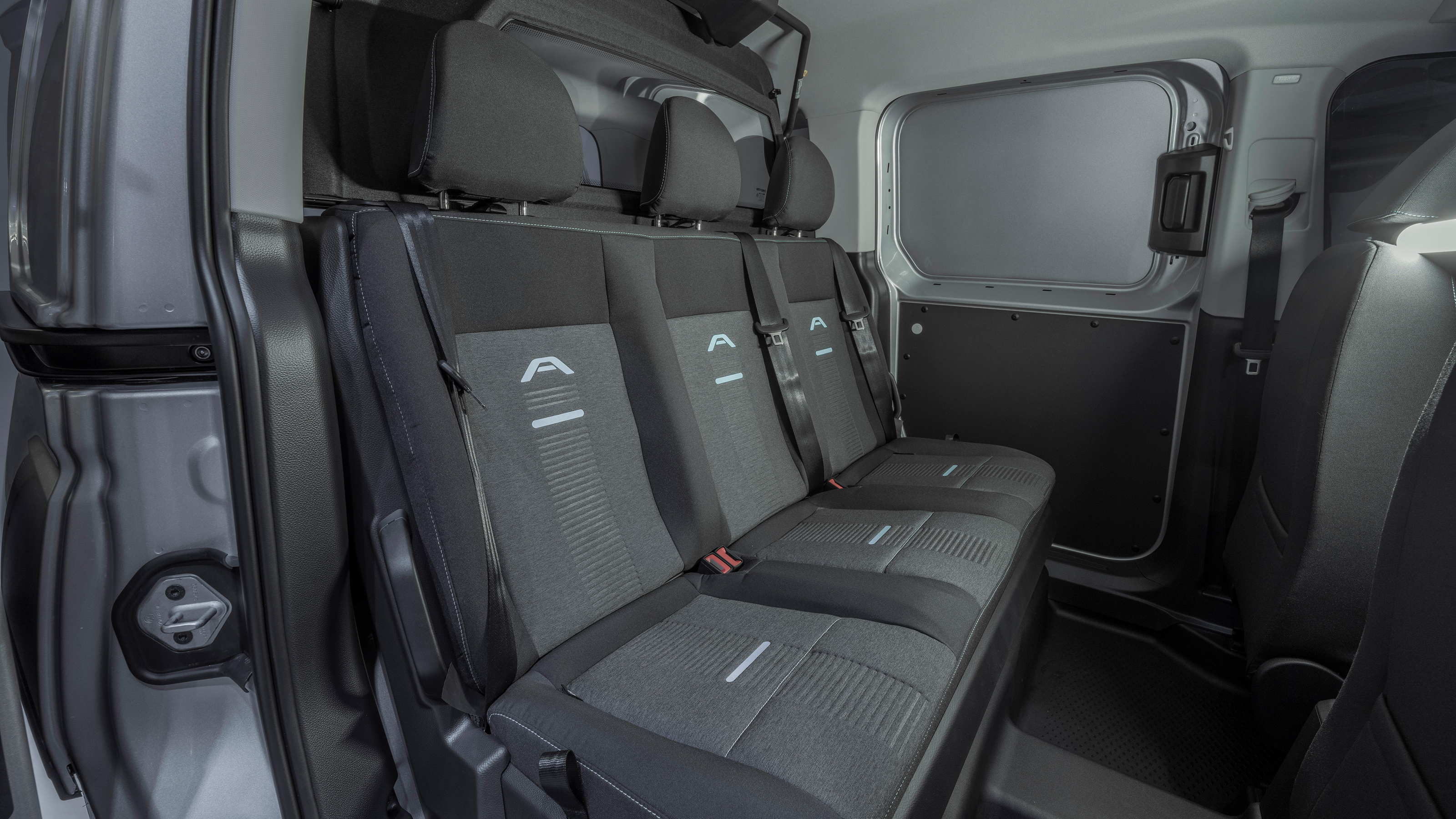 Ford Transit connect - crew cab seats