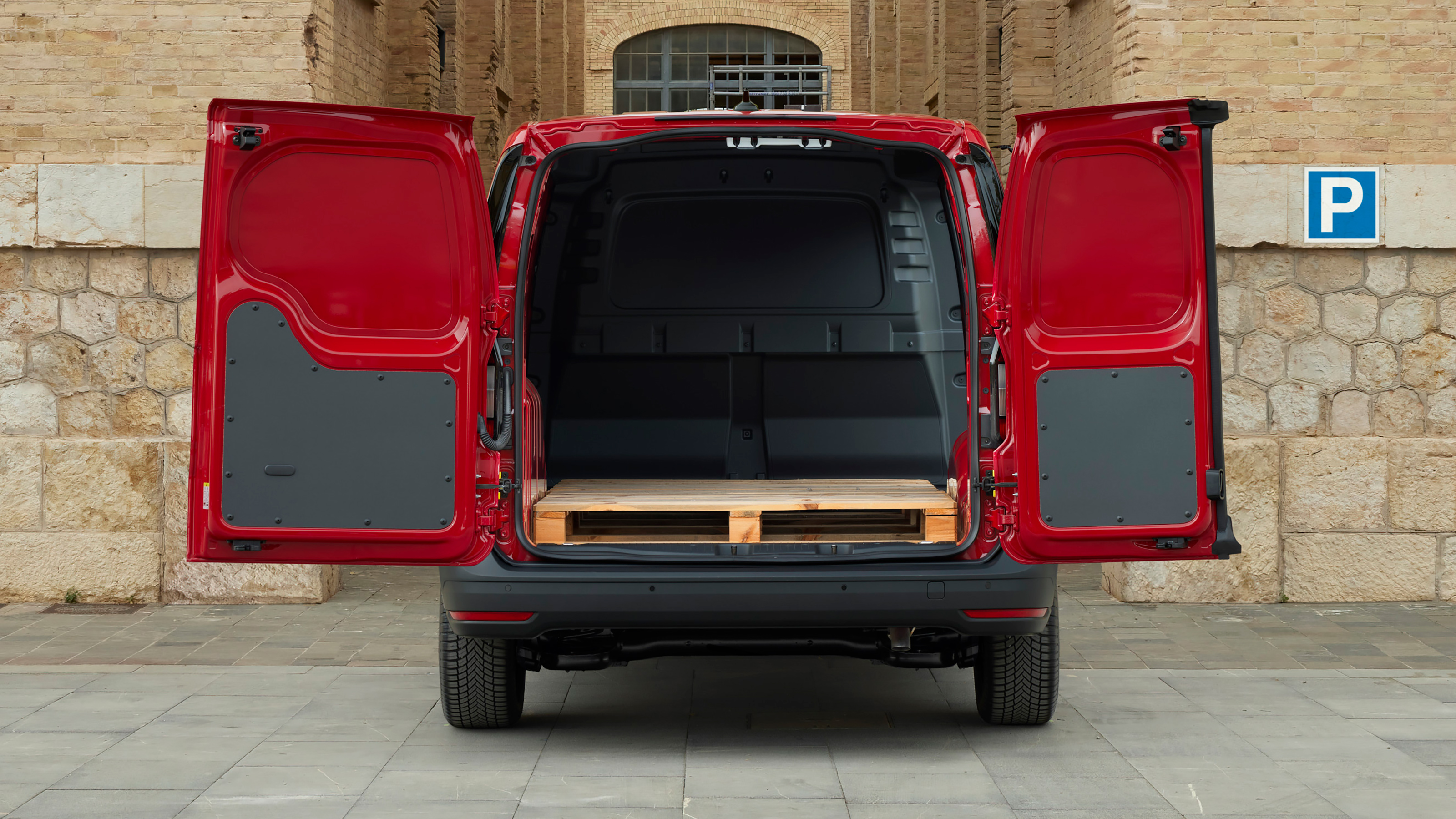 Ford Transit connect - load bay with pallet