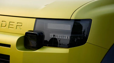 Freelander 8 six-seater - headlight