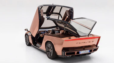 GFG Style Peralta D - rear 3/4 open studio