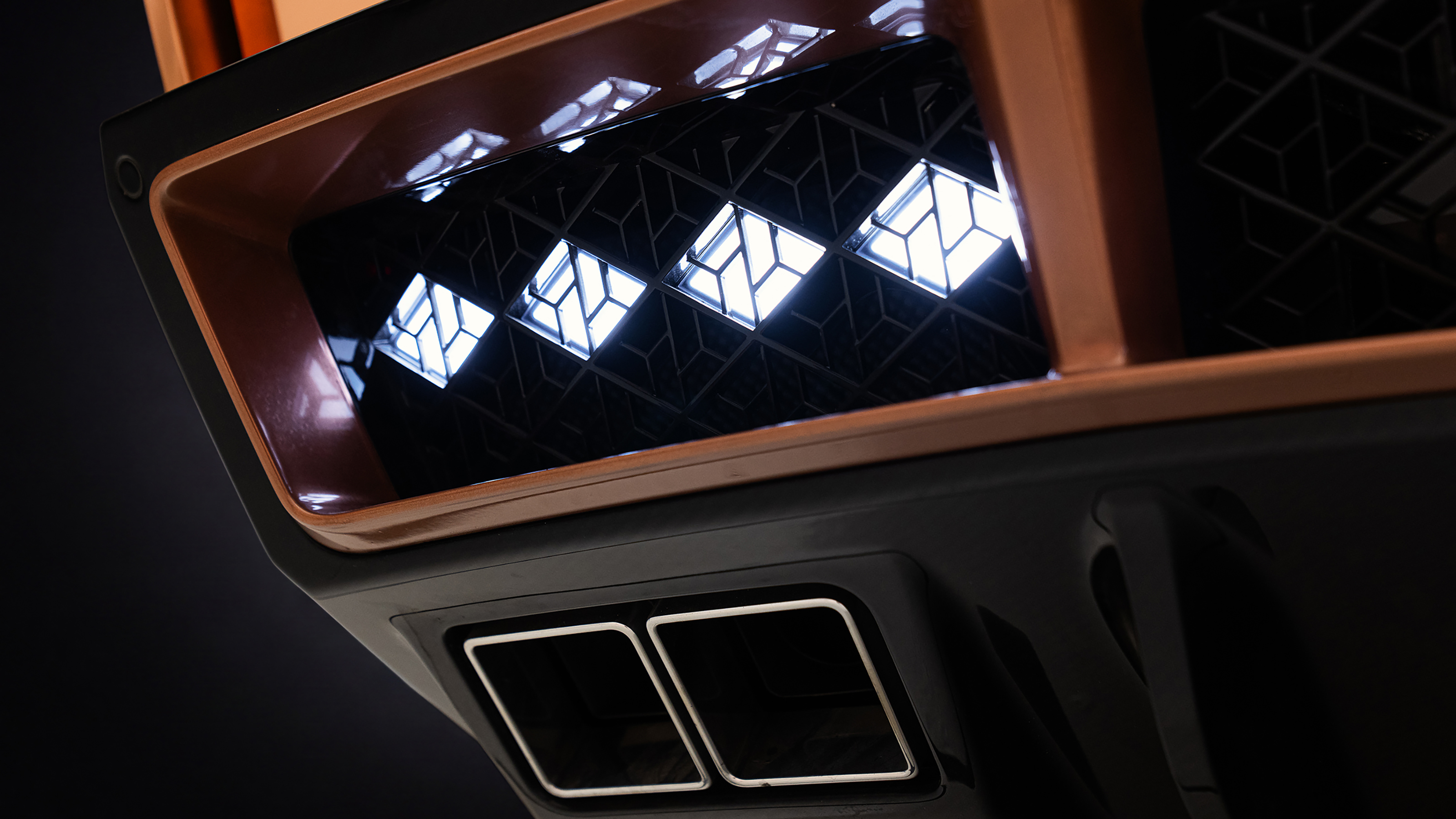 GFG Style Peralta D - rear lights and exhaust