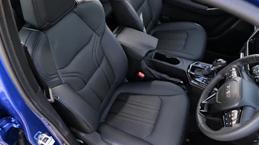 Isuzu D-Max - front seats