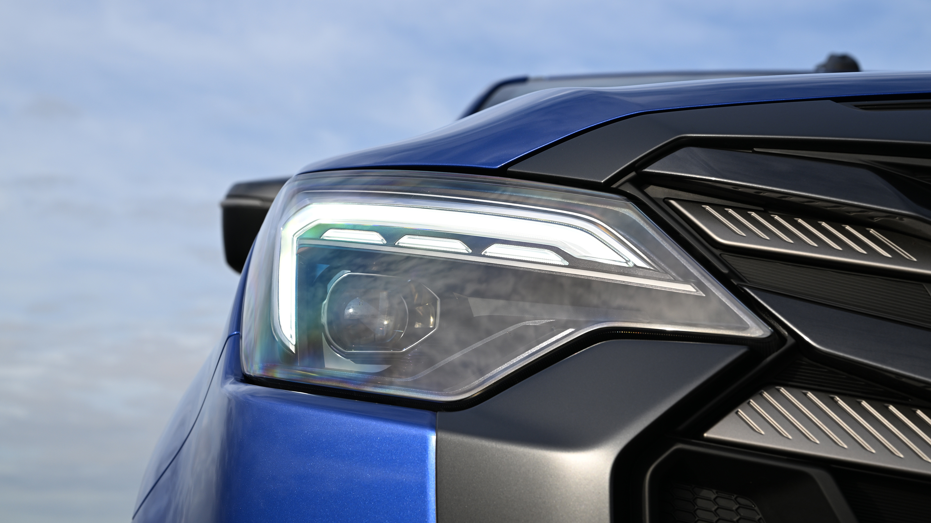Isuzu D-Max - headlight