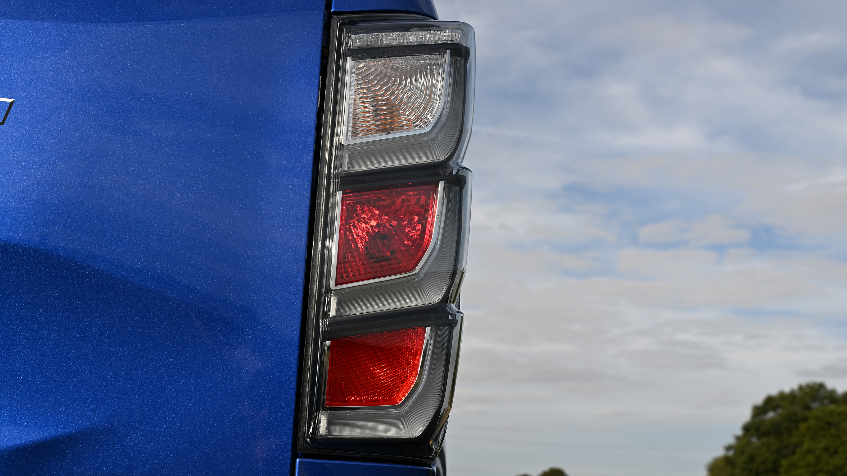 Isuzu D-Max - tail light