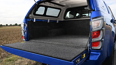Isuzu D-Max - open tailgate