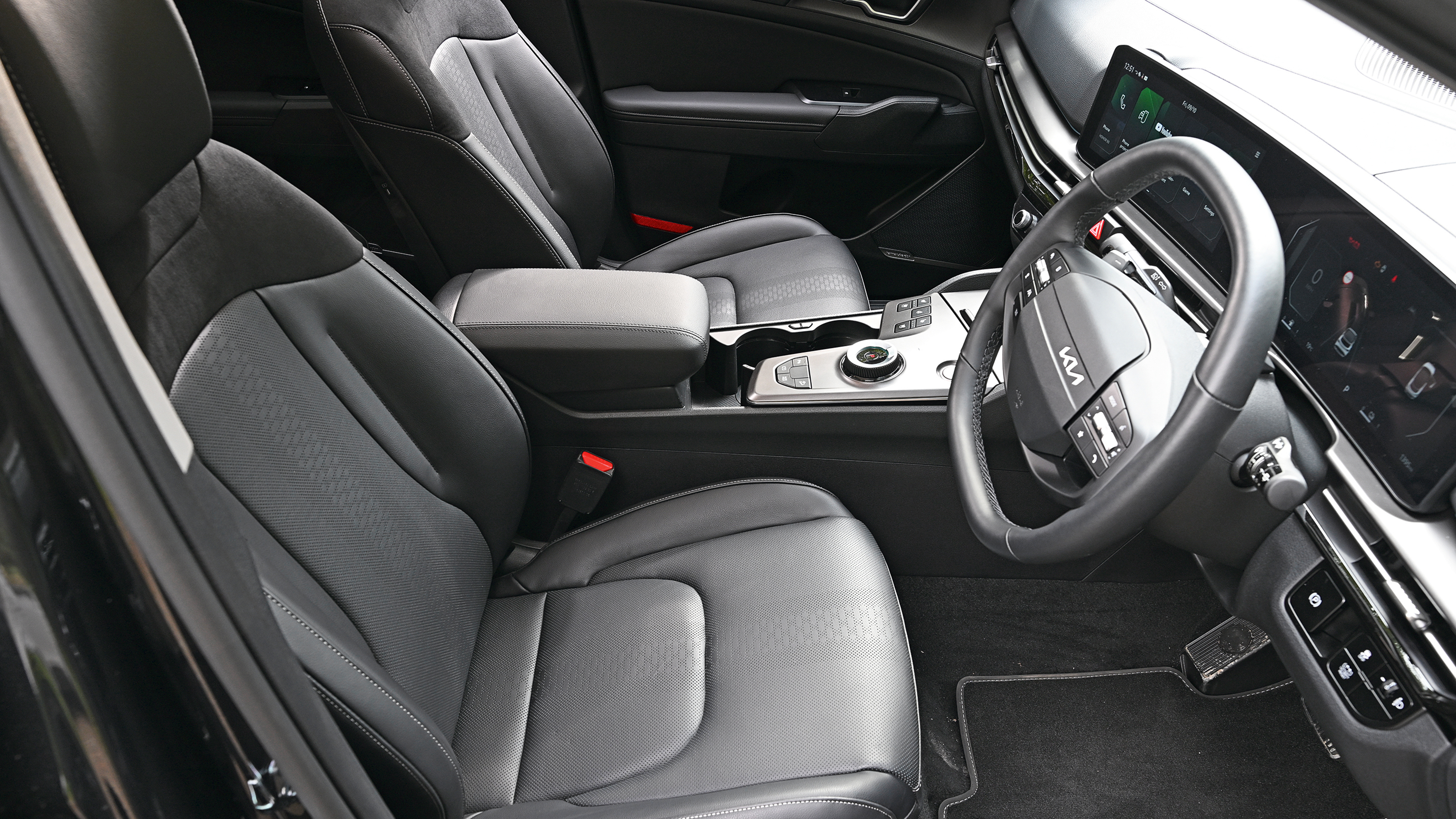 Kia Sportage - seats