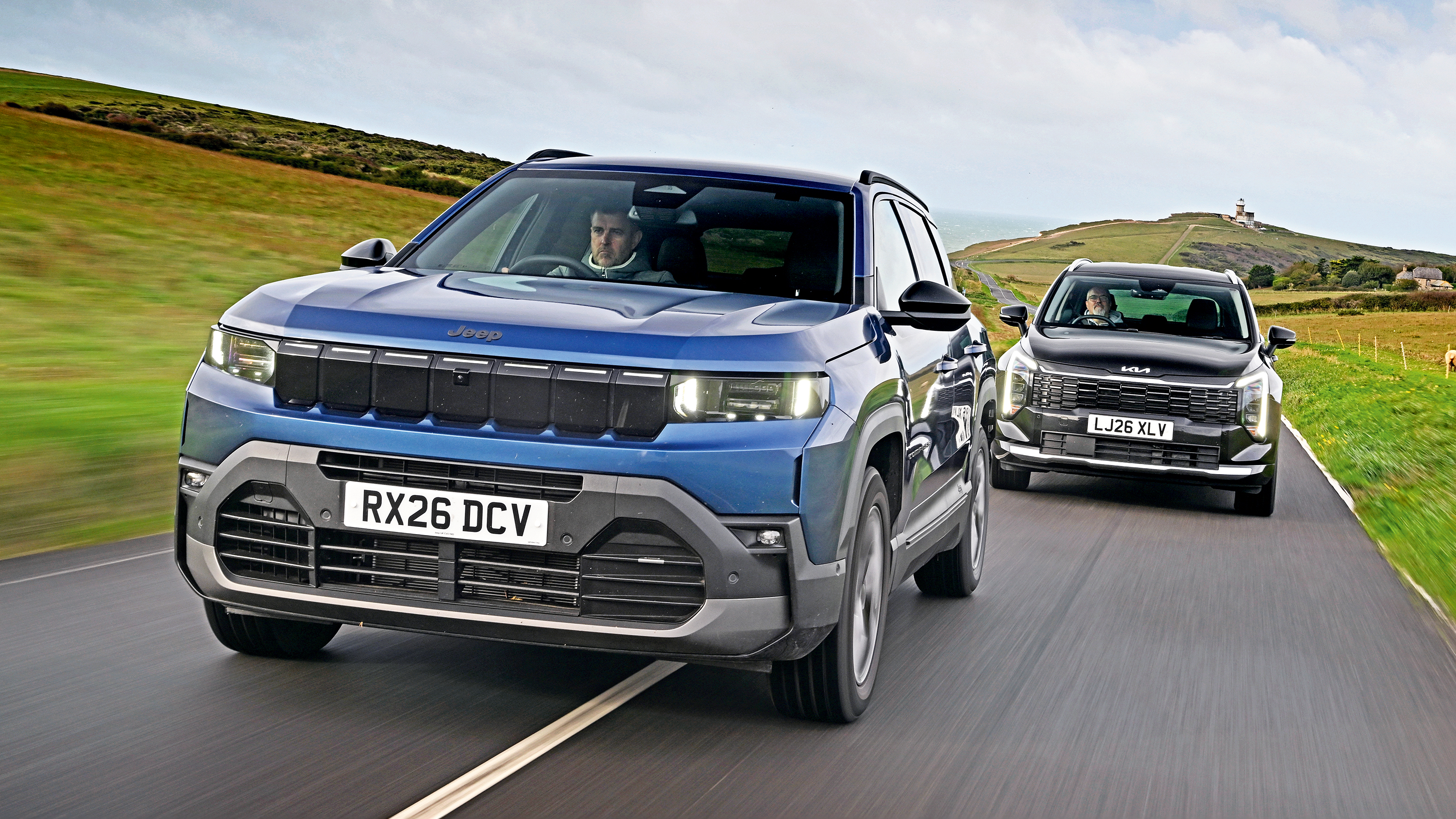 Kia Sportage vs Jeep Compass - front tracking