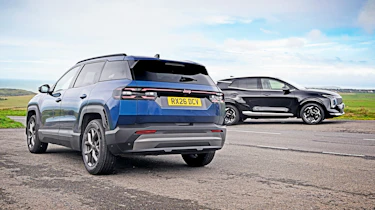 Kia Sportage vs Jeep Compass - static