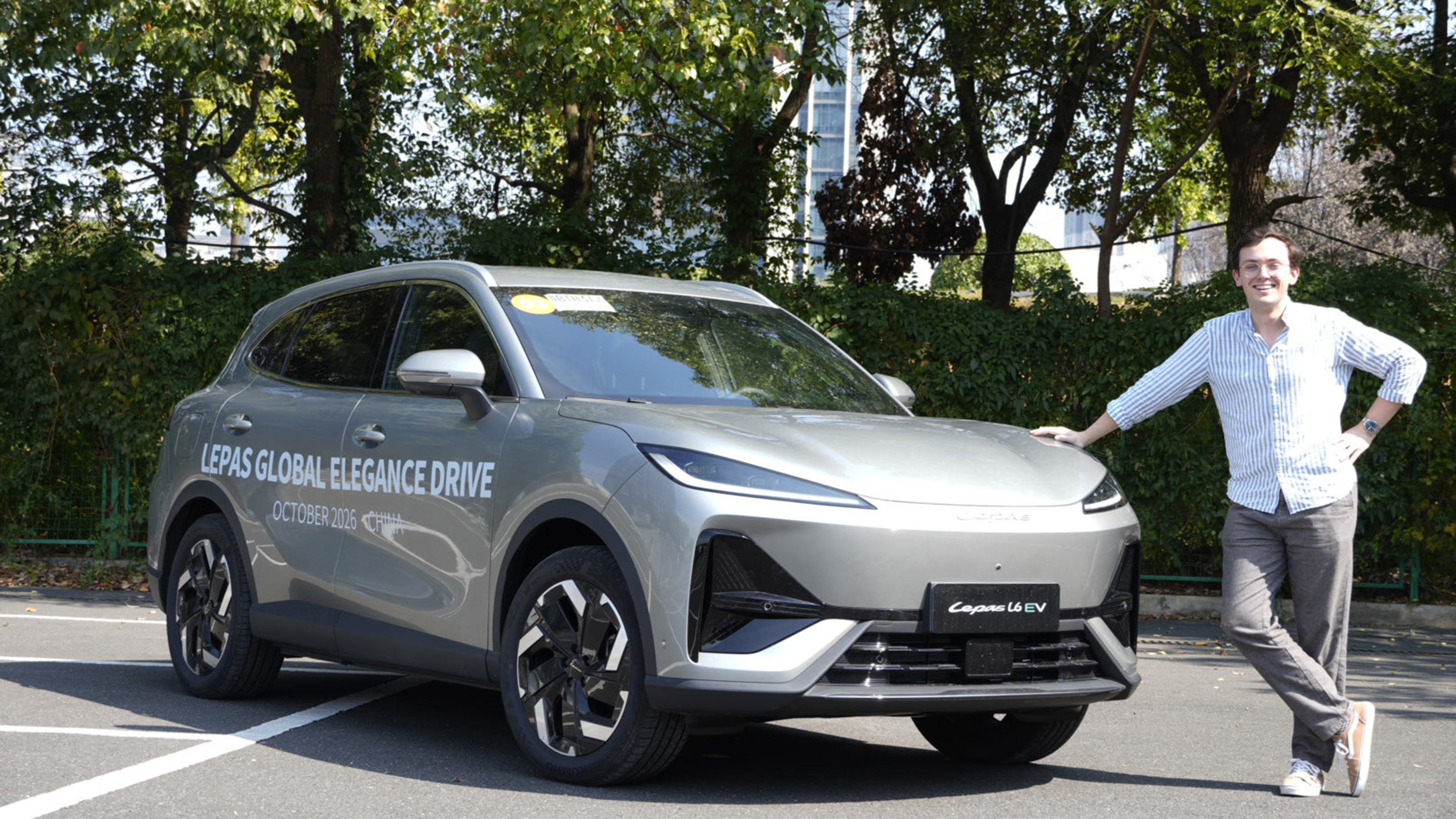 New Lepas L6 being driven in China - front