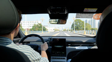 New Lepas L6 being driven in China - front interior