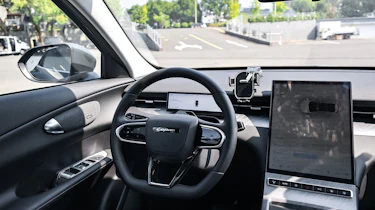 New Lepas L6 being driven in China - front interior static
