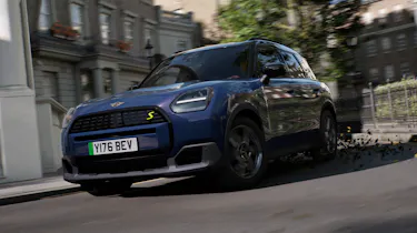 MINI Countryman SE Midnight Edition - front cornering
