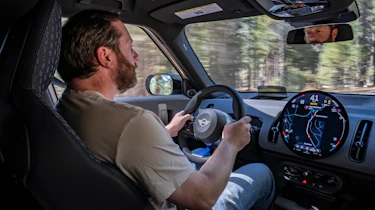 MINI Countryman Untamed - front interior