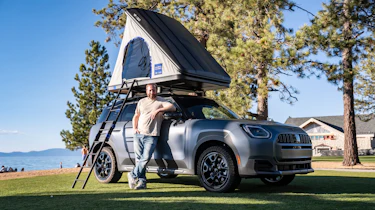 MINI Countryman Untamed - front static with pop up roof tent