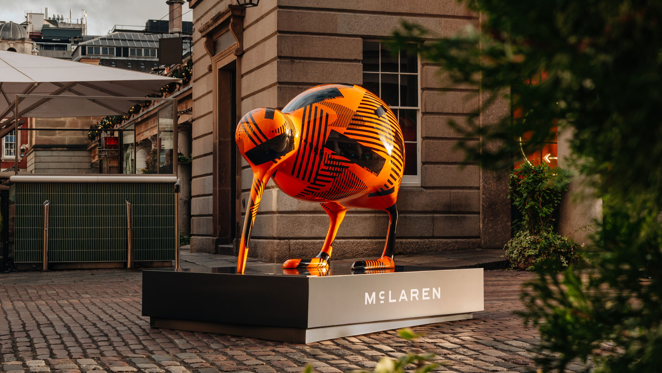 McLaren McL 820 teaser - kiwi