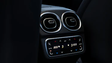 Mercedes C-Class facelift 2026 - rear controls