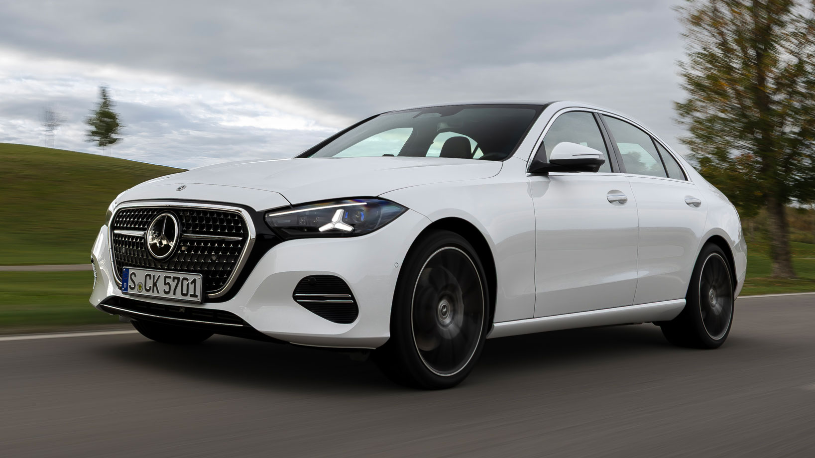 Mercedes C-Class facelift 2026 - front