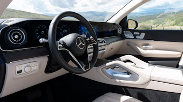 Mercedes GLS - interior