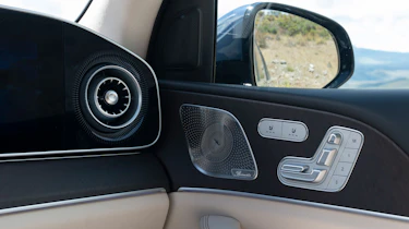 Mercedes GLS - trim