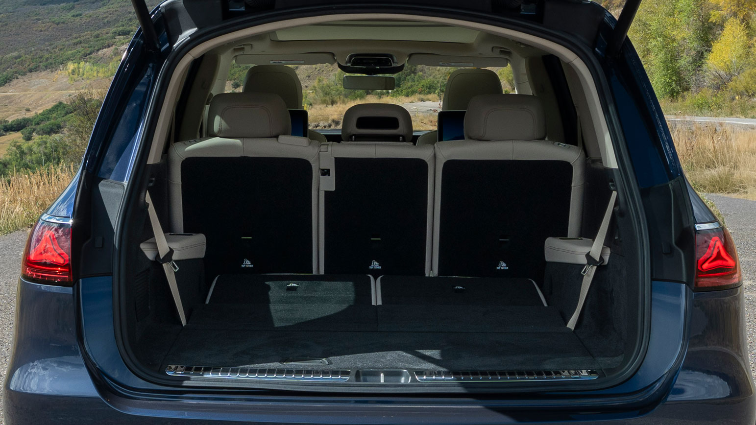 Mercedes GLS - boot 2