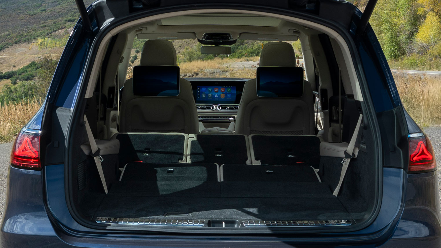Mercedes GLS - boot seats down