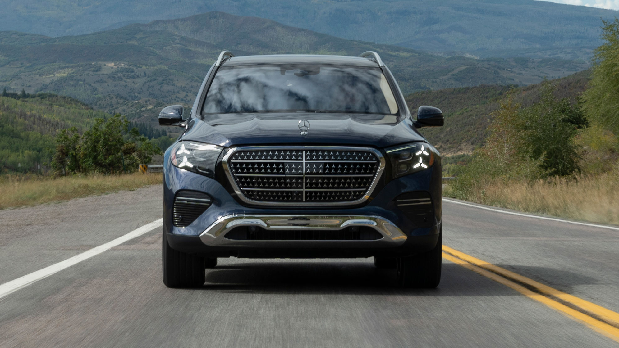 Mercedes GLS - full front