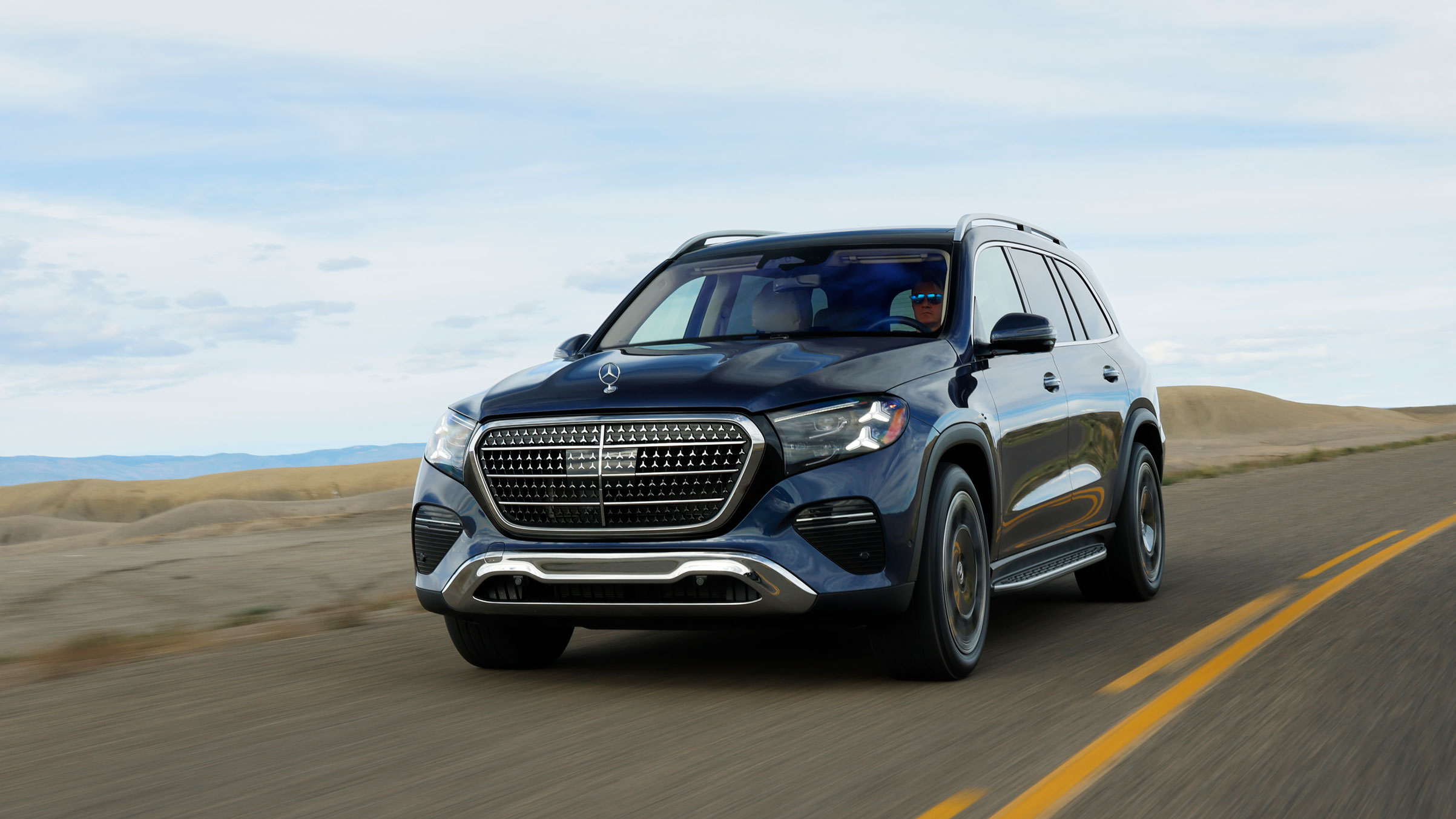 Mercedes GLS - front tracking