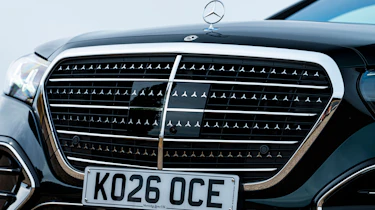 Mercedes S-Class - grille