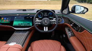 Mercedes S-Class - dash