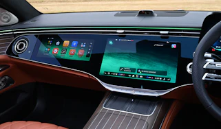 Mercedes S-Class - screen