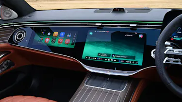 Mercedes S-Class - screen