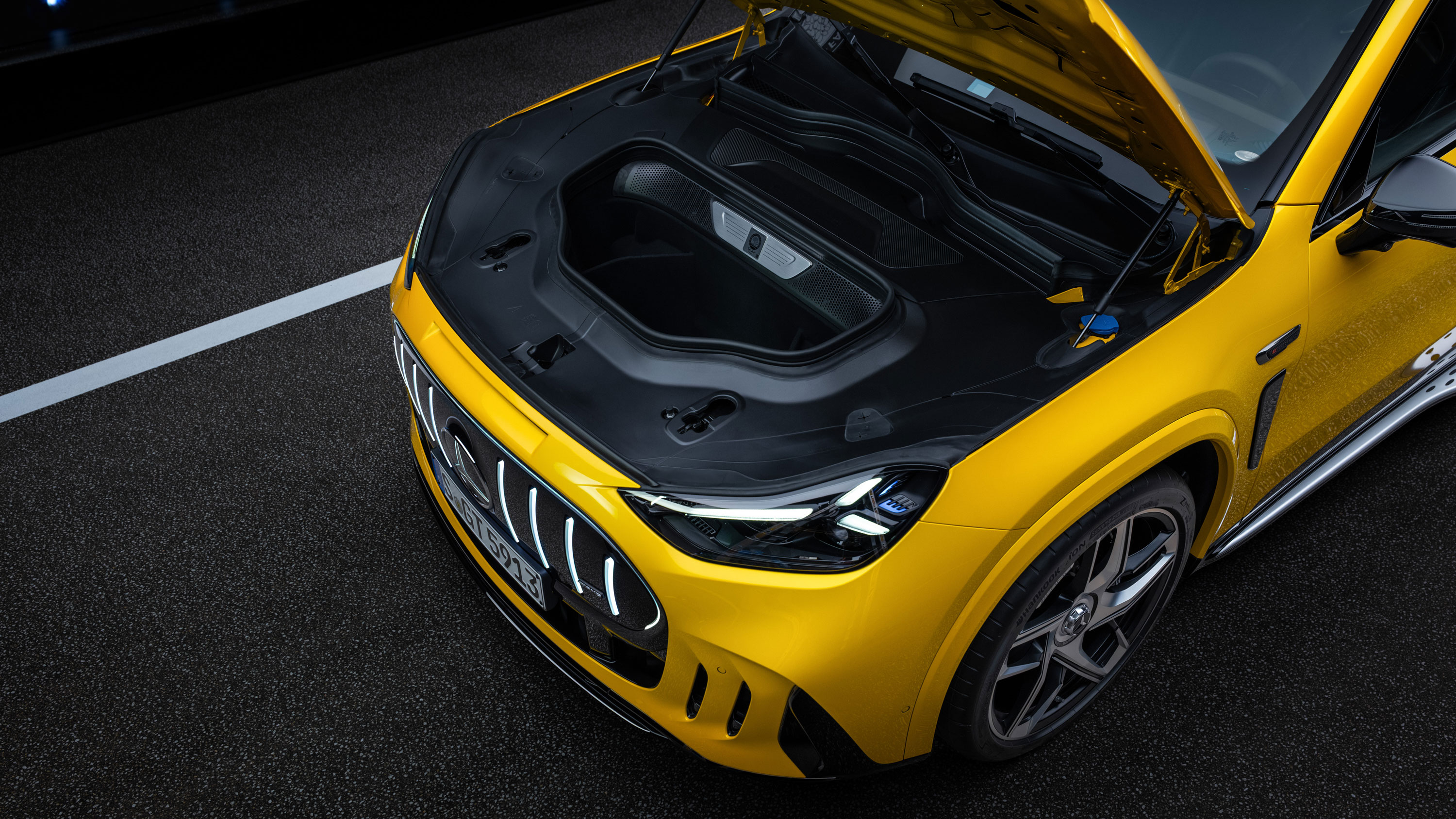 Mercedes-AMG GT SUV - front storage