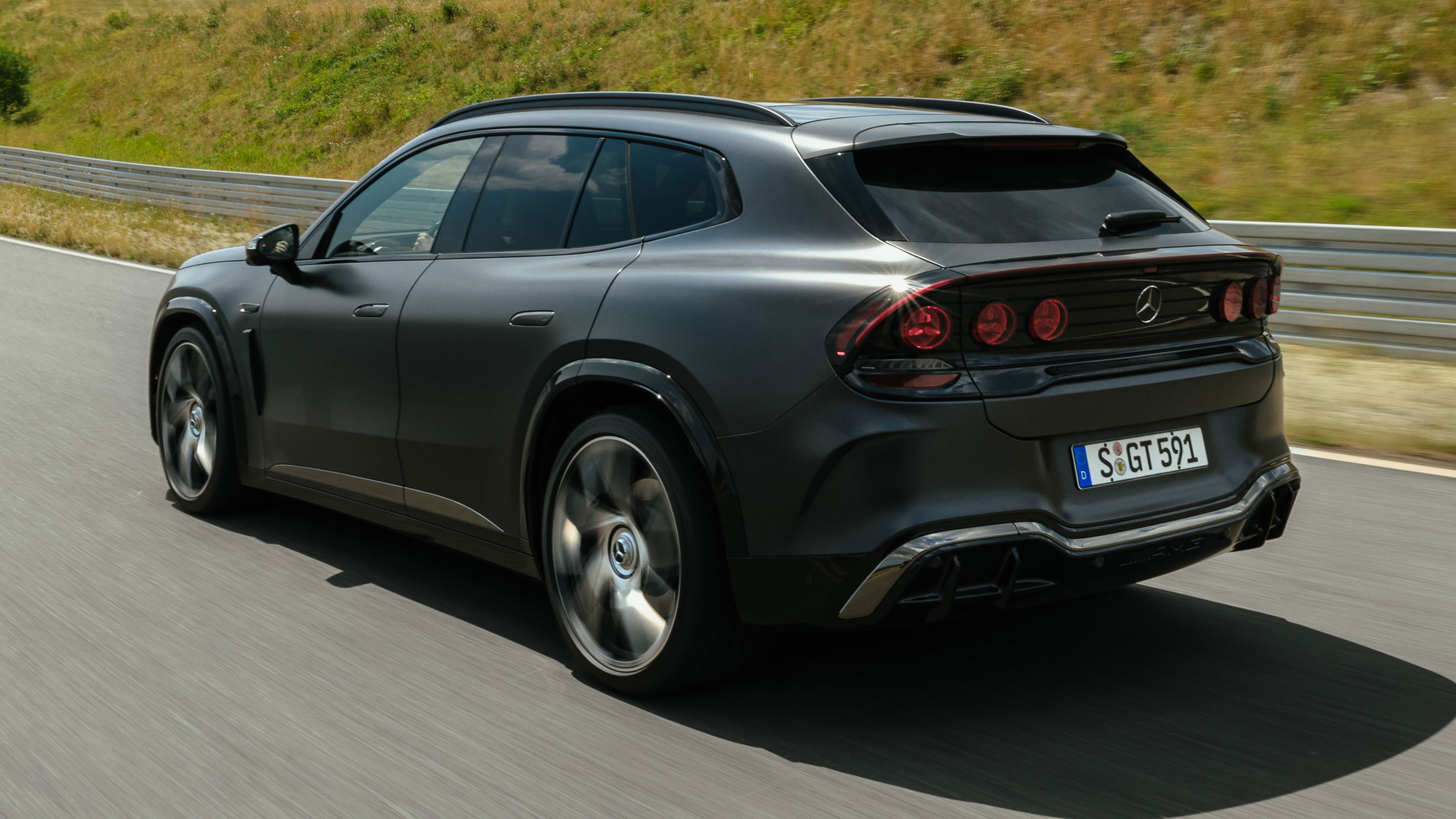 Mercedes-AMG GT SUV - rear tracking