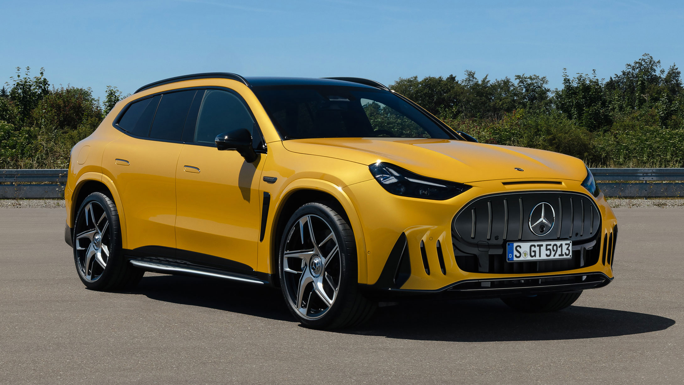 Mercedes-AMG GT SUV - front static