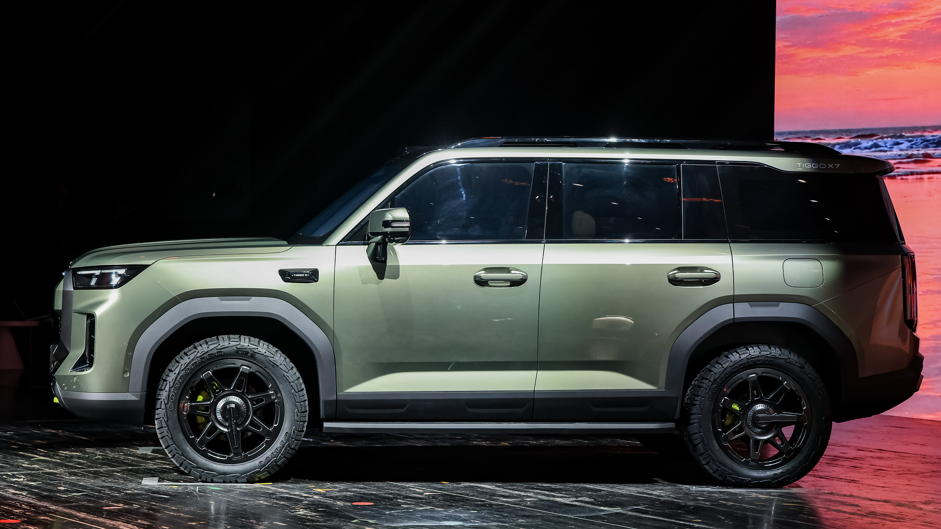 New Chery Tiggo X7 - side