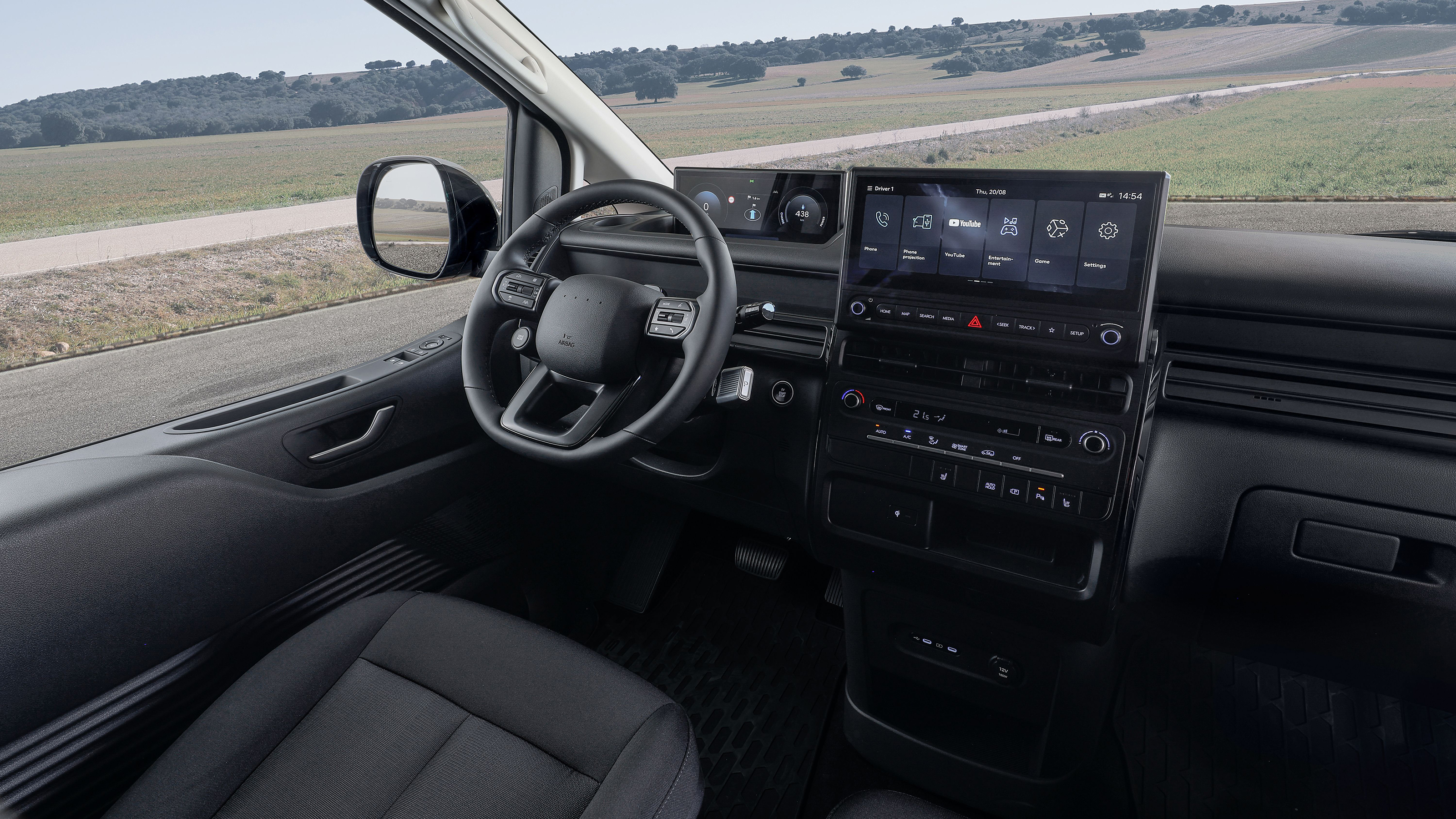 New Hyundai Staria Cargo - dashboard