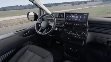 New Hyundai Staria Cargo - dashboard