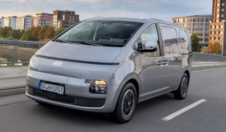 New Hyundai Staria Cargo - dynamic front 3/4