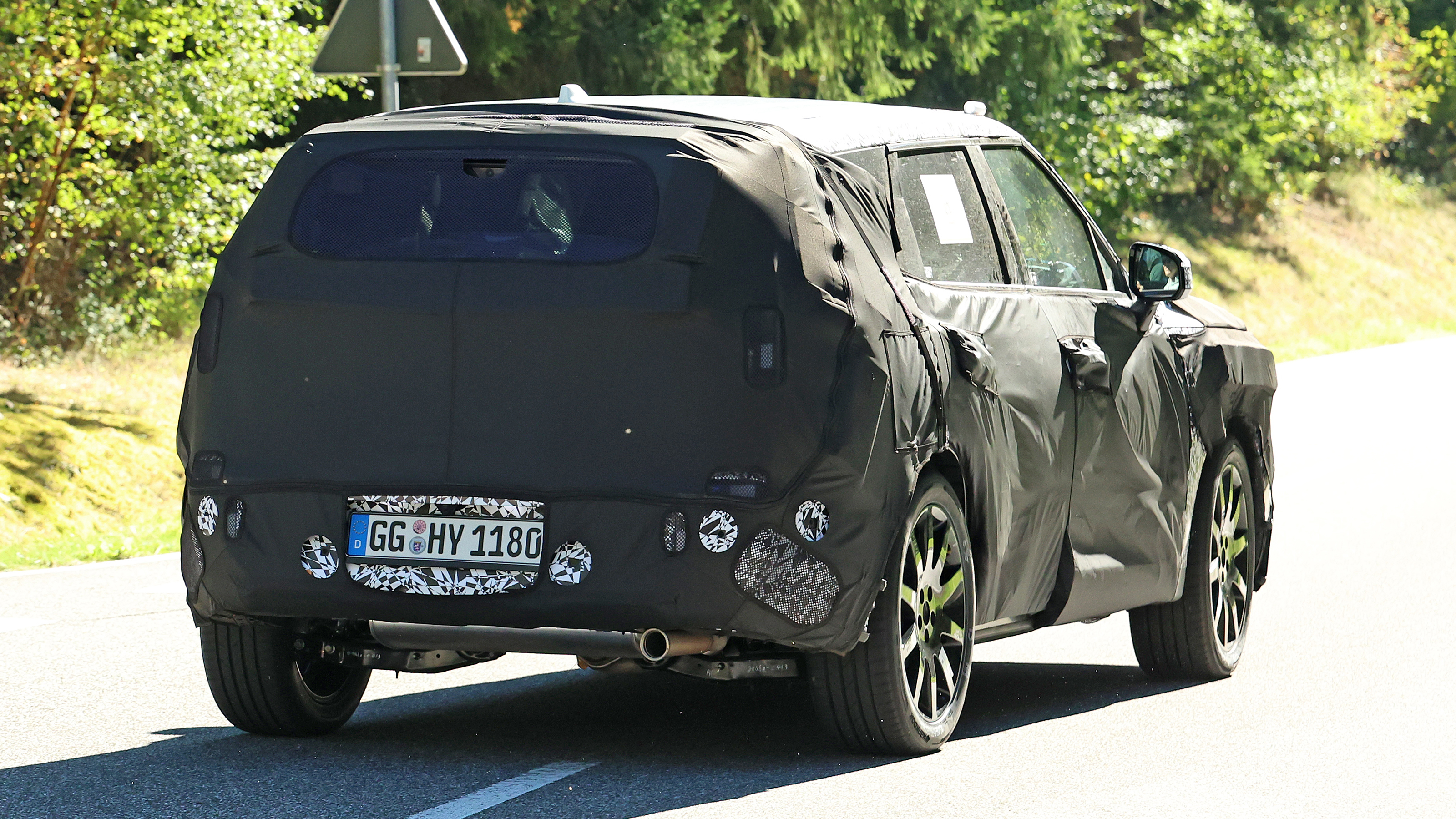 New Kia Sportage spotted - rear