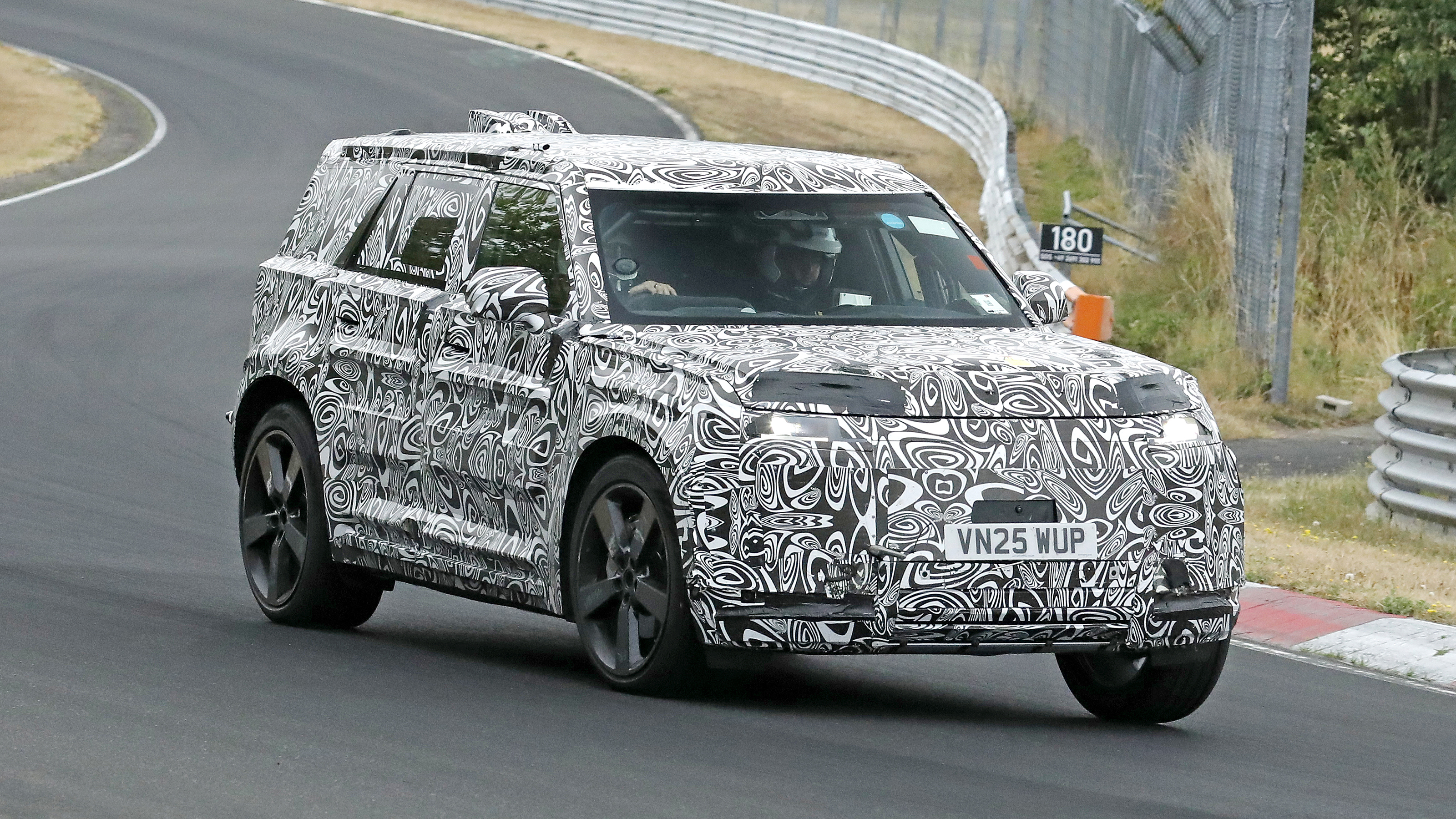 New Land Rover Defender Sport - Nürburgring front 3/4