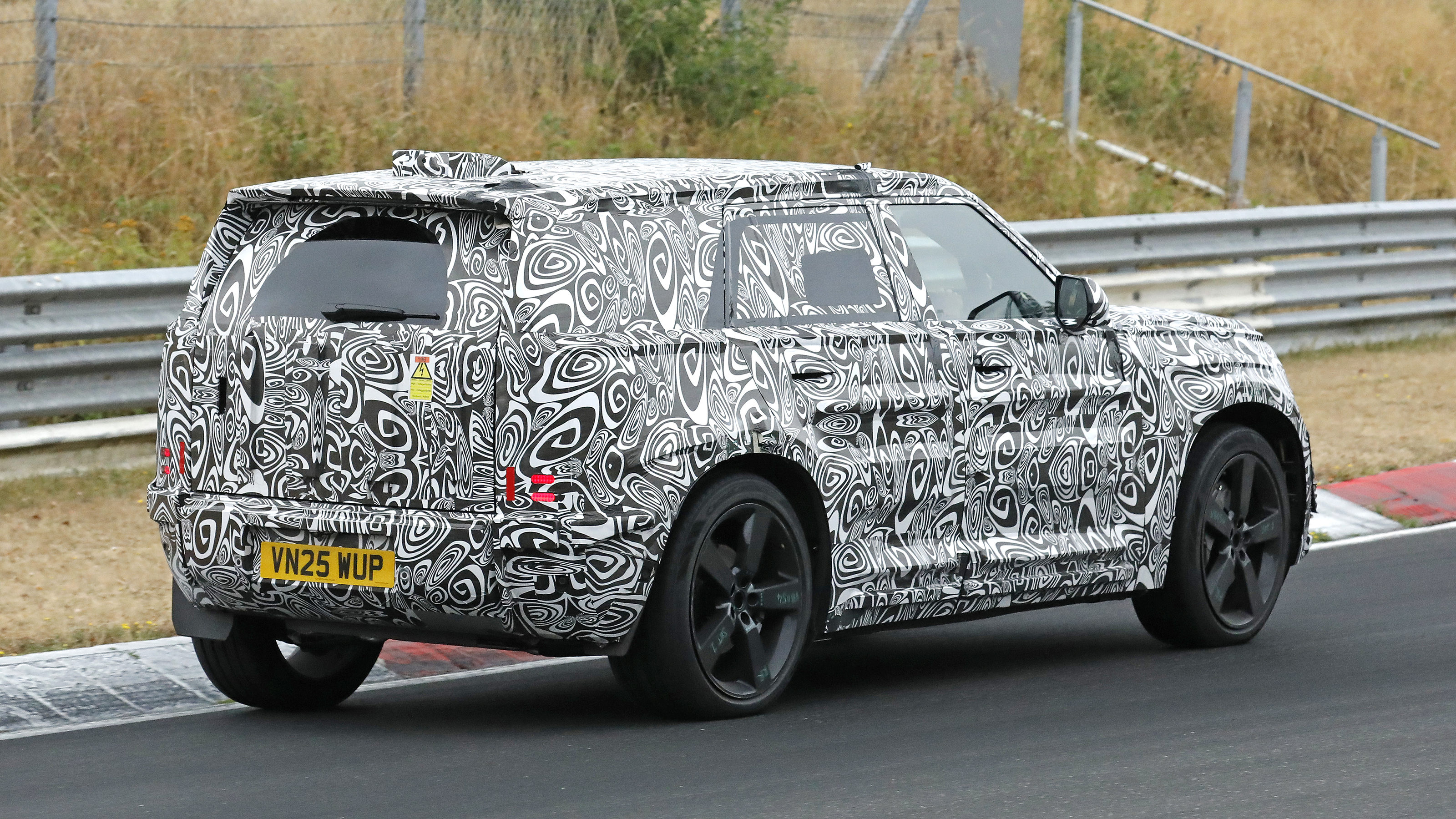 New Land Rover Defender Sport - Nürburgring rear 3/4