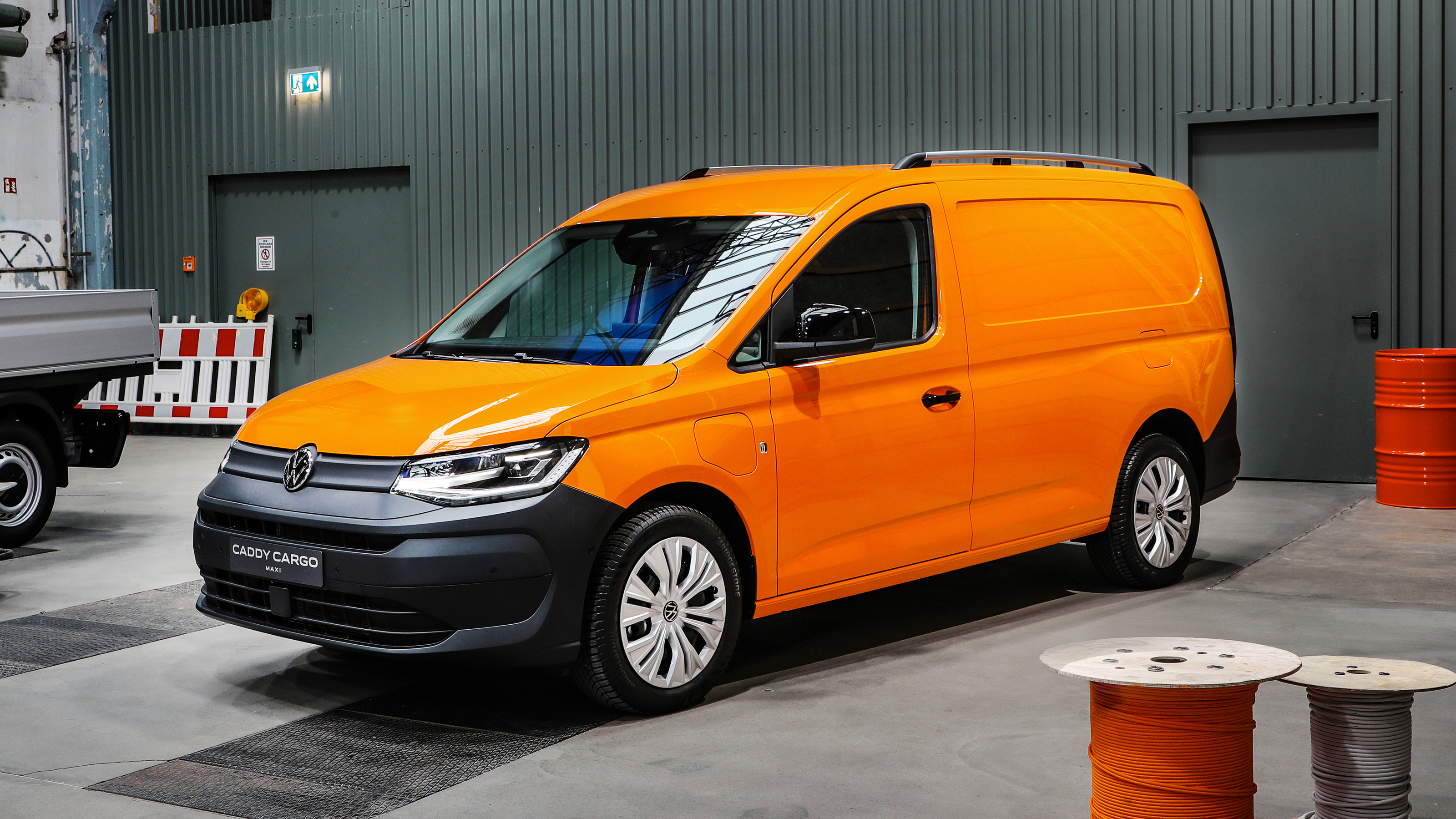 New VW Caddy Cargo - front 3/4