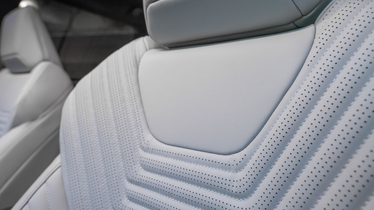 Nissan X-Trail - seat detail
