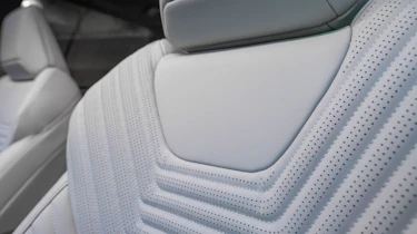 Nissan X-Trail - seat detail
